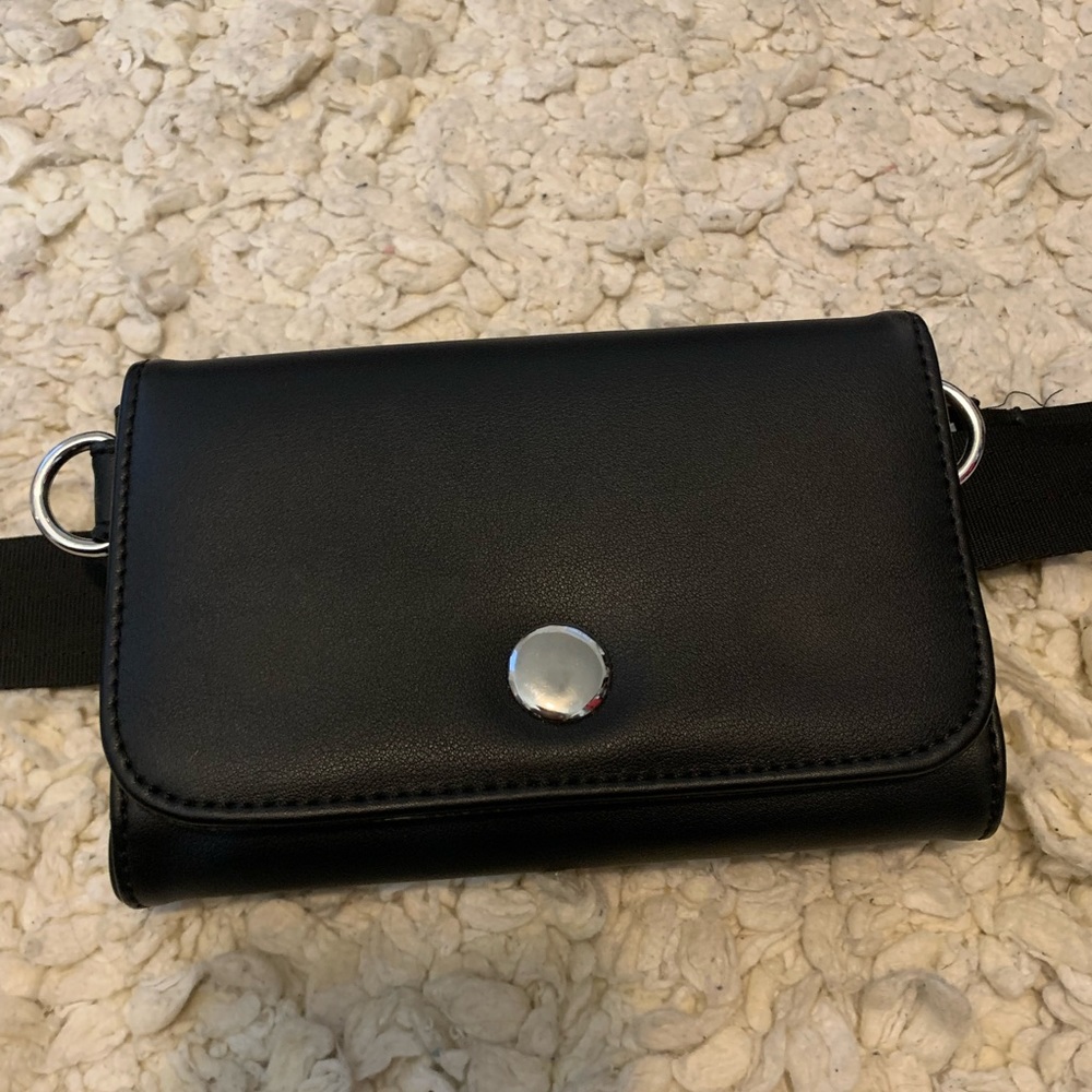 Black & Silver Adjustable Belt Bag Fanny Pack Crossbody Bag - Picture 2 of 5